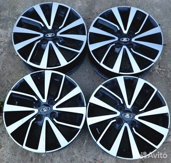 Продам комплект литых дисков р 15(4/98)