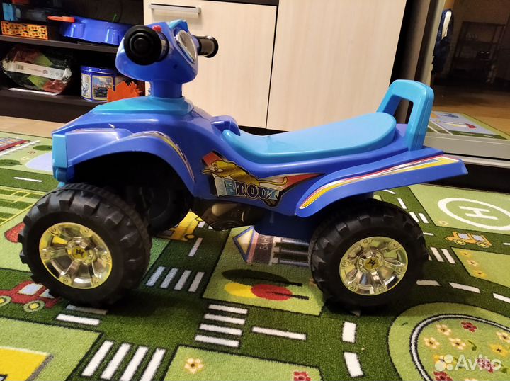 Квадроцикл каталка