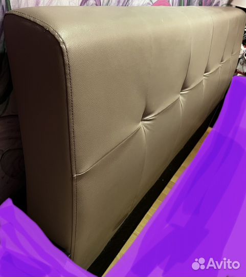 Кровать двухспальная с матрасом