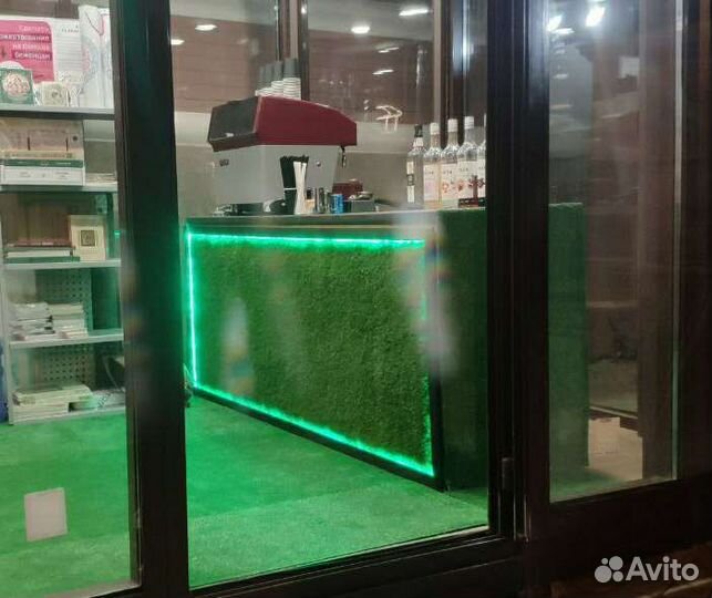 Мебельная стойка с декором