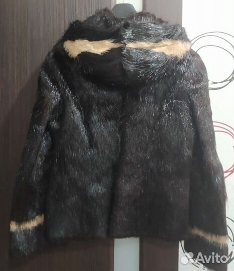 Шуба из нутрии с капюшоном