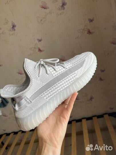 Кроссовки новые