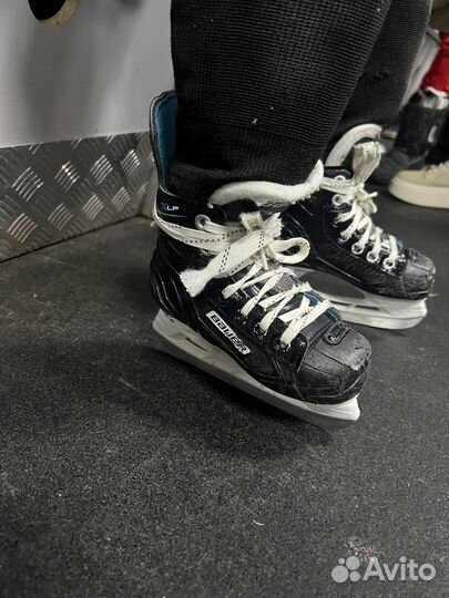Хоккейные коньки bauer