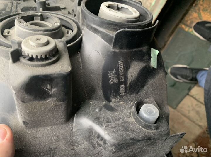 Новая правая фара Toyota Land Cruiser 100