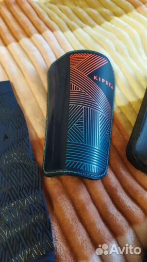 Щитки футбольные М