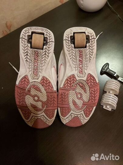 Кроссовки с колёсами heelys
