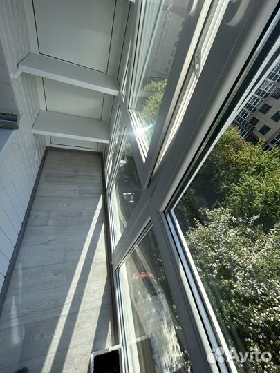 Балкон с крышей на 5 этаже