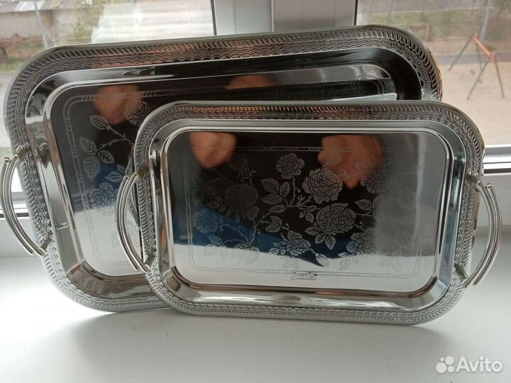 Набор из двух подносов