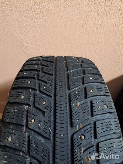 Kumho I'Zen KW22 215/60 R16 99T