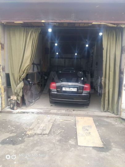 Гараж, > 30 м²