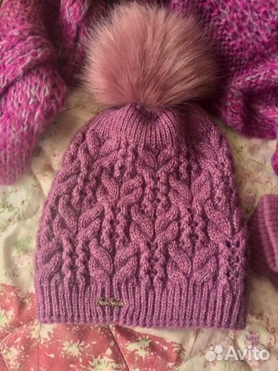 Красивая двойная шапка с помпоном