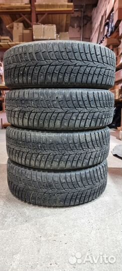 Laufenn I Fit Ice LW 71 215/60 R17 96T