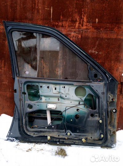 Дверь передняя левая Форд Эскорд универсал 1 1996