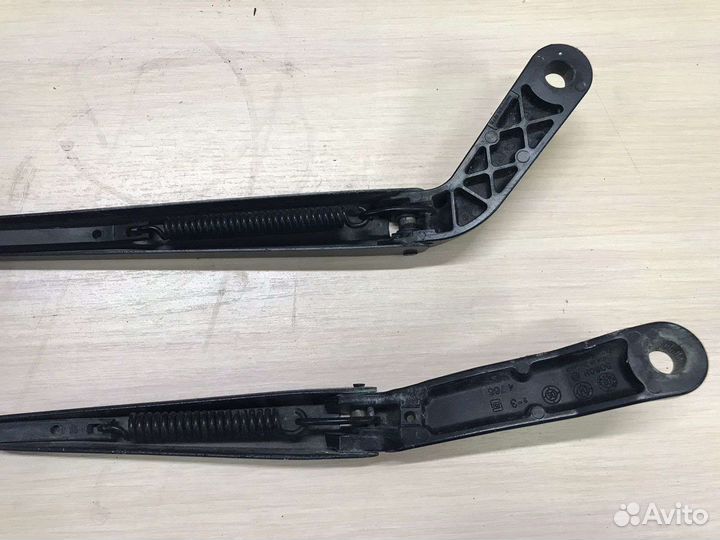 Поводки дворников Peugeot 206