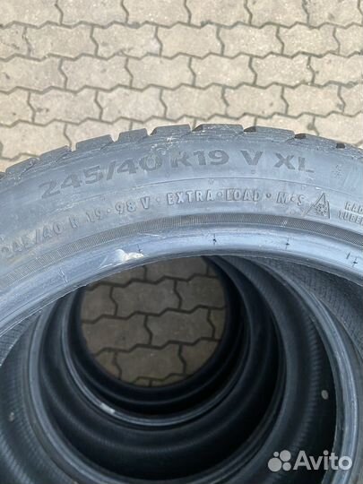 Continental ContiWinterContact TS 860S 245/40 R19 и 275/35 R19 100V