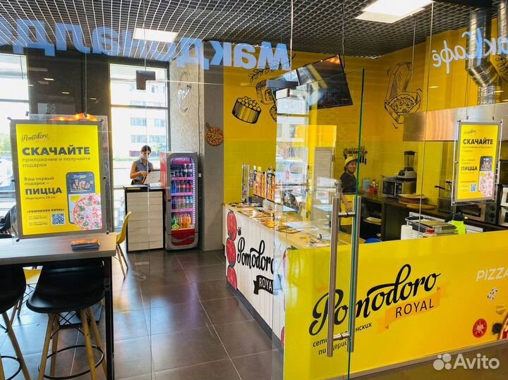 Кафе с точкой доставки пиццы и суши 