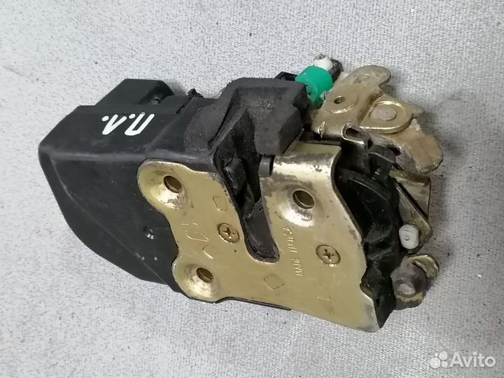 Замок двери передний левый Chrysler Concorde 1999