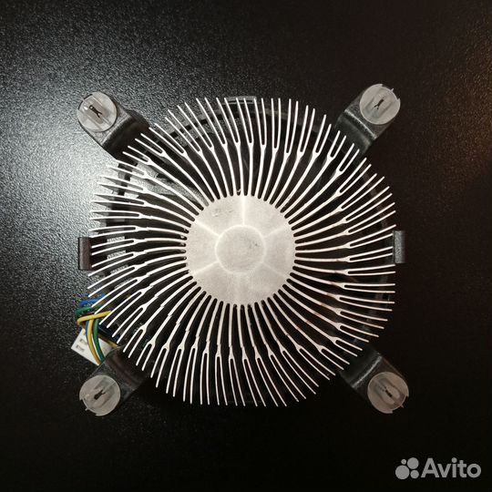 Боксовый кулер Intel