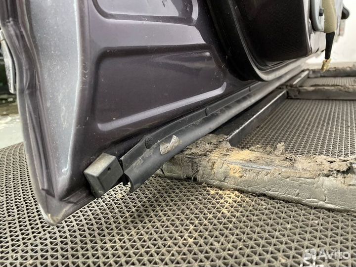 Передняя левая дверь Nissan Teana J32