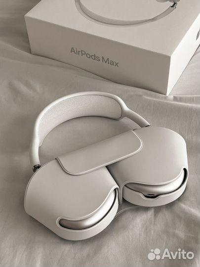 AirPods MAX