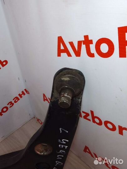 Рычаг передний левый Mitsubishi Lancer Cedia