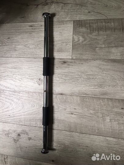 Турник дверной