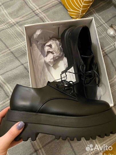 Ботинки женские 38 размера новые