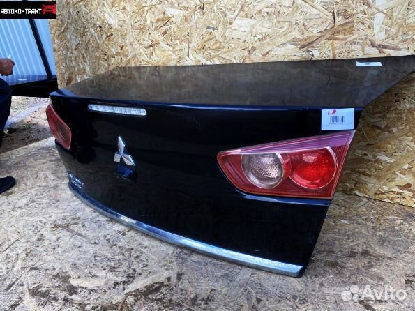 Крышка багажника Митсубиси Лансер 10