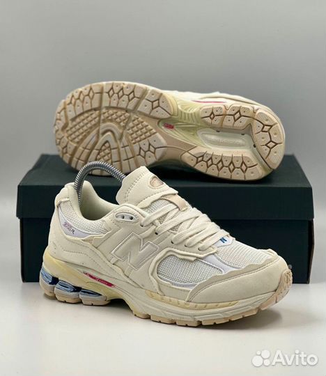 Женские Кроссовки New Balance 2002R Люкс