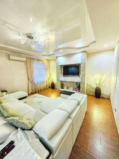 Коттедж 335,8 м² на участке 10 сот.