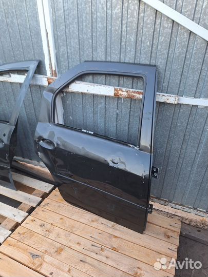 Дверь передняя левая и задняя правая