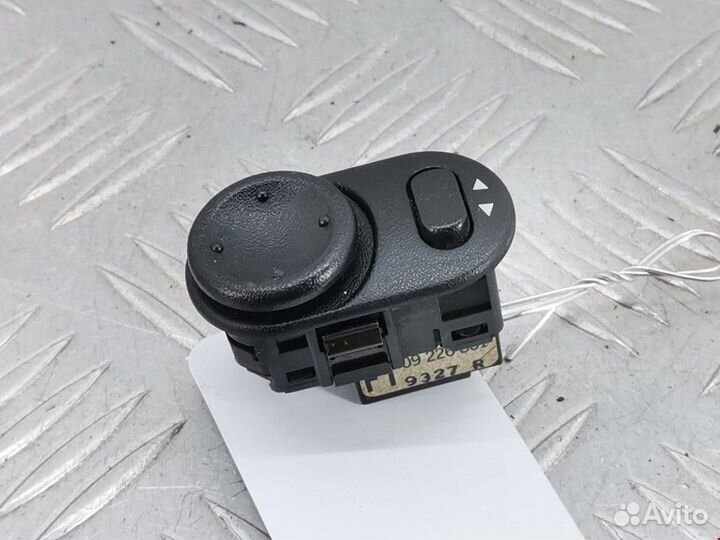 Кнопка (выключатель) Opel Astra F рест. 2000