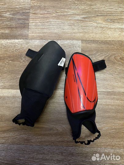 Футбольные щитки