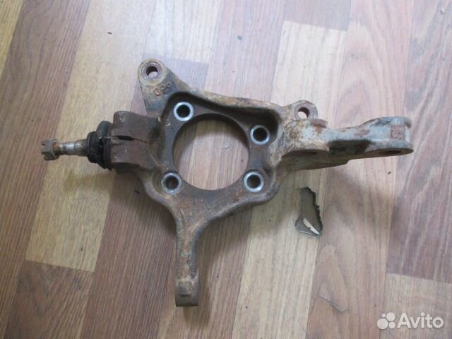 Кулак поворотный передний левый Legacy Outback (B1