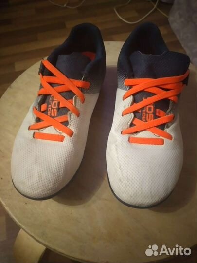 Футбольная обувь сороконожки
