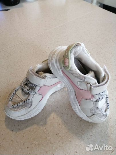 Кроссовки для девочки
