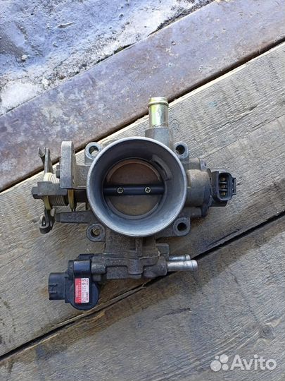 Дросленная заслонка на Rav 4 2004 год