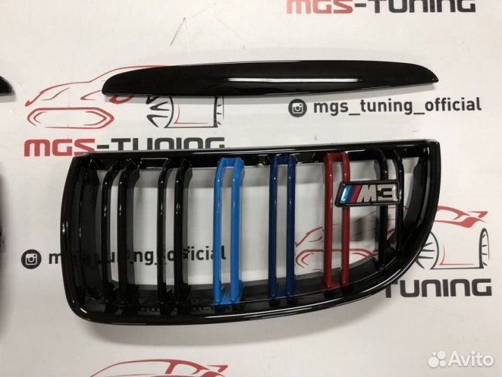 Решетка в BMW 3 е90 05-08 с триколором