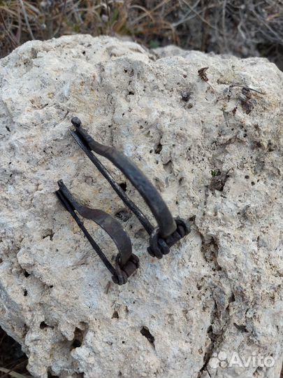 Древние кованые фибулы