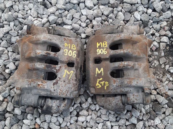 Суппорт передний Мерседес Спринтер 906, Крафтер