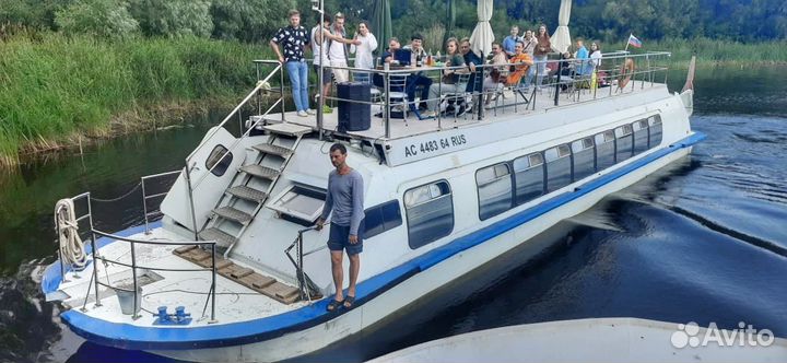 Моторная яхта аренда