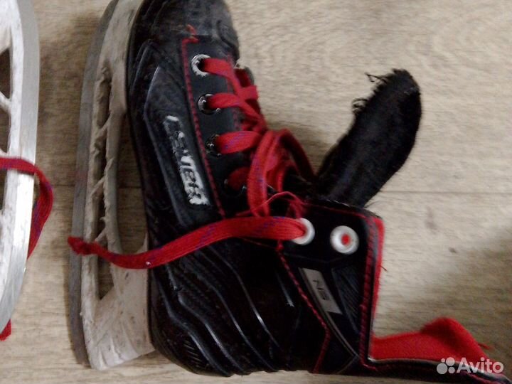 Коньки хоккейные