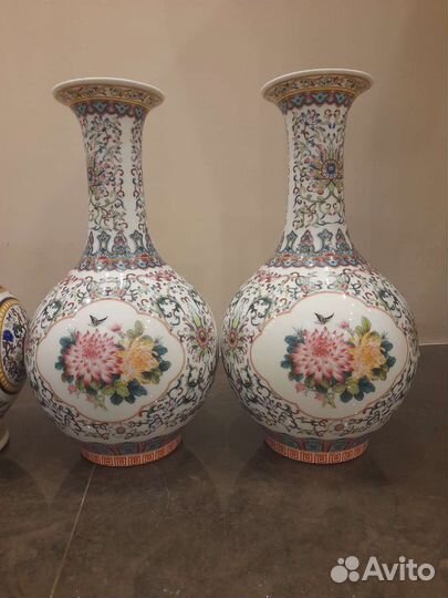 Вазы парные фарфор Китай 27 и 30см