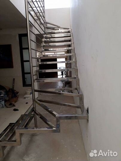 Лестница в коттедж
