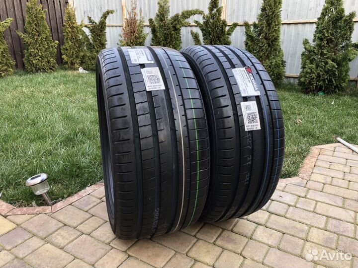 Yokohama Advan Sport V107 285/40 R22 и 325/35 R22 114Y