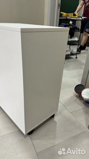 Тумба на колесиках