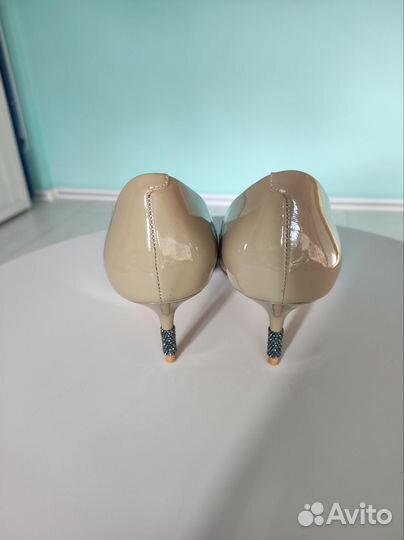 Туфли- лодочки женские