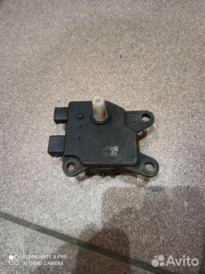 Моторчик заслонки отопителя 2110 2111 2112 Priora