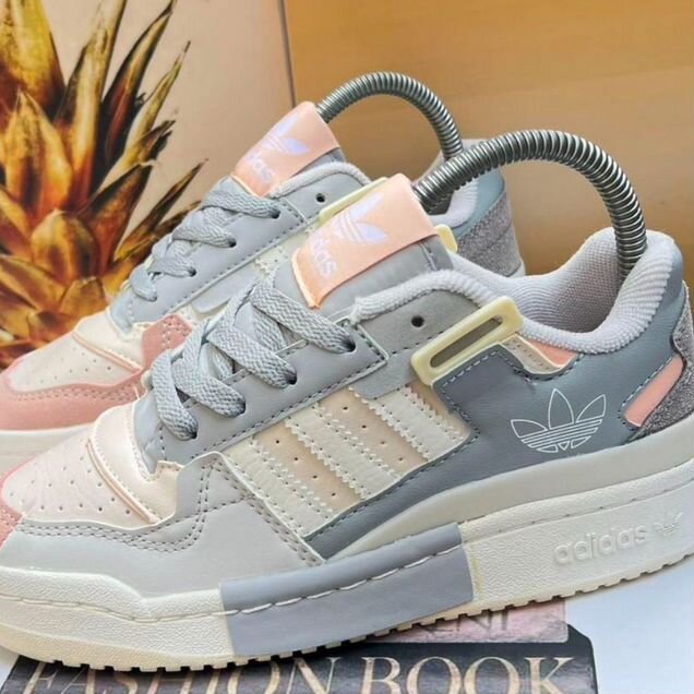 Кроссовки женские adidas