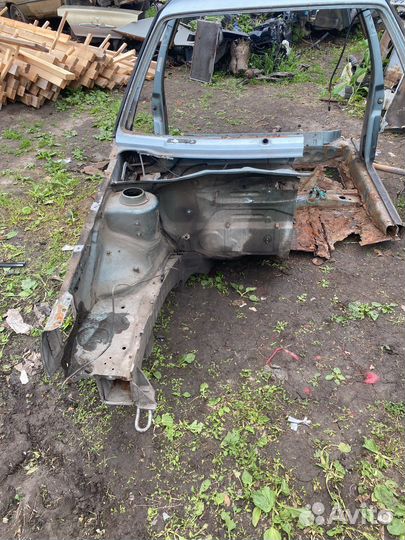 Правая четверть golf 2